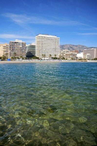 Apartamento Con Vista Al Mar Hotel Fuengirola Bagian luar foto