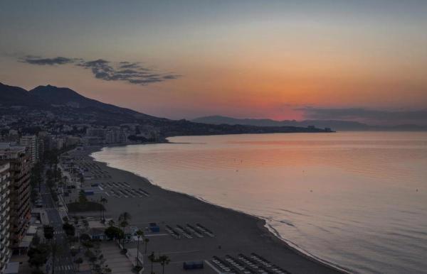 Apartamento Con Vista Al Mar Hotel Fuengirola Bagian luar foto
